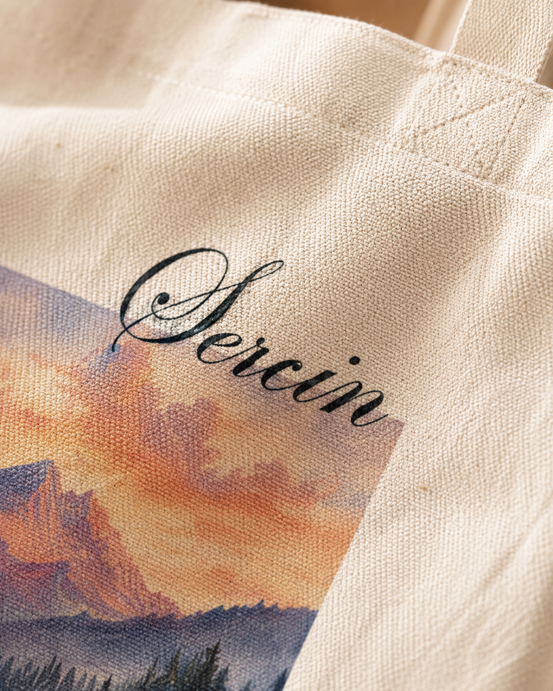 Serein Mountains Tote Bag Zipper